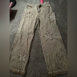 Star patch jeans